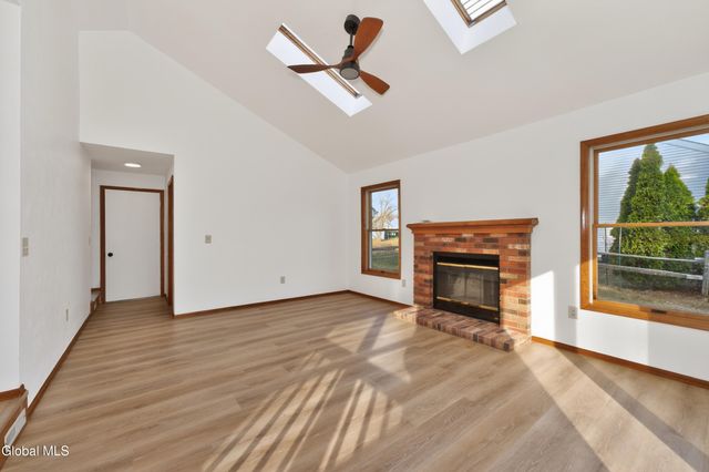 18 Rockefeller Boulevard, Rensselaer, NY 12144