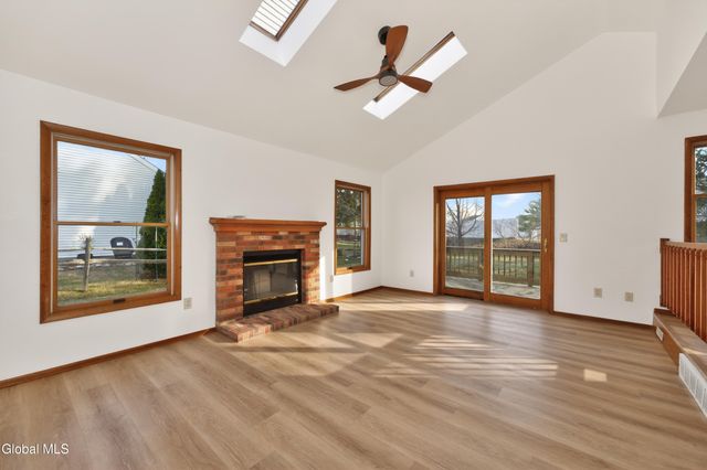 18 Rockefeller Boulevard, Rensselaer, NY 12144