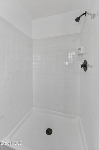 18 Rockefeller Boulevard, Rensselaer, NY 12144