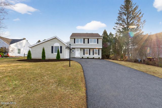 18 Rockefeller Boulevard, Rensselaer, NY 12144