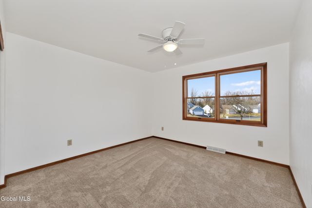 18 Rockefeller Boulevard, Rensselaer, NY 12144