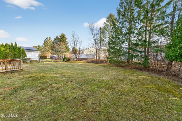 18 Rockefeller Boulevard, Rensselaer, NY 12144