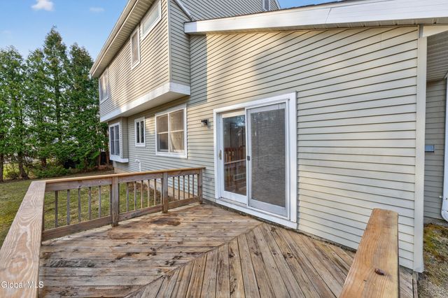 18 Rockefeller Boulevard, Rensselaer, NY 12144