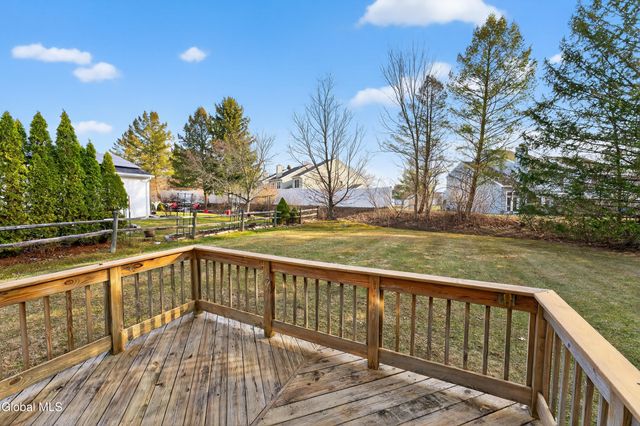 18 Rockefeller Boulevard, Rensselaer, NY 12144