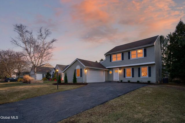 18 Rockefeller Boulevard, Rensselaer, NY 12144