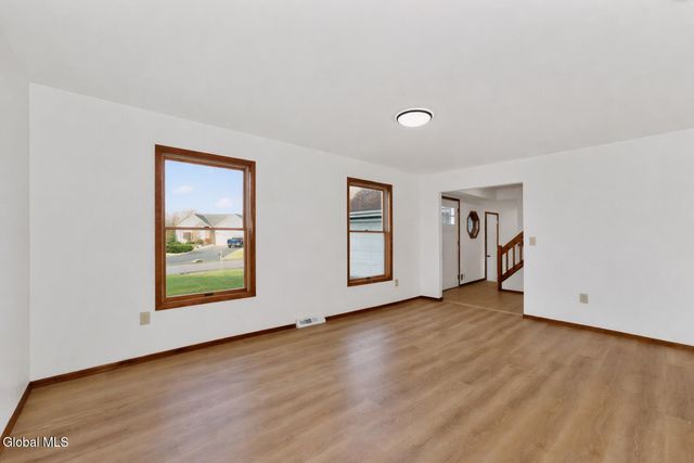 18 Rockefeller Boulevard, Rensselaer, NY 12144