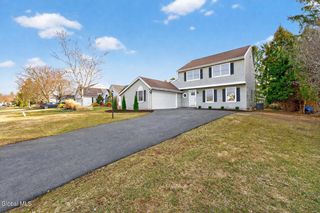18 Rockefeller Boulevard, Rensselaer, NY 12144