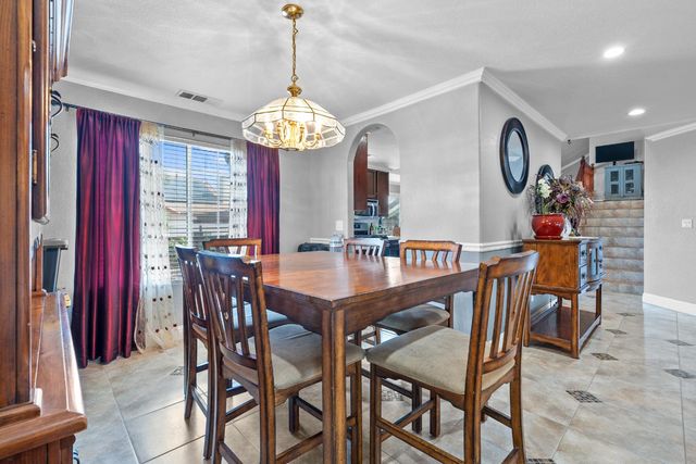 446 Port St, Los Banos, CA 93635