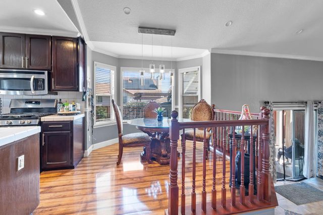 446 Port St, Los Banos, CA 93635