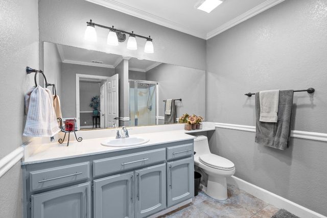 446 Port St, Los Banos, CA 93635