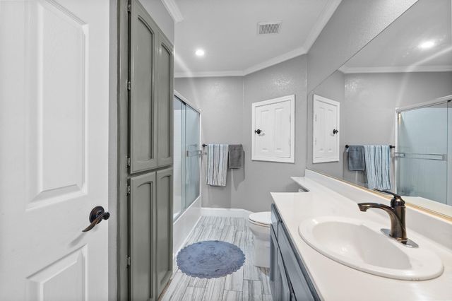 446 Port St, Los Banos, CA 93635