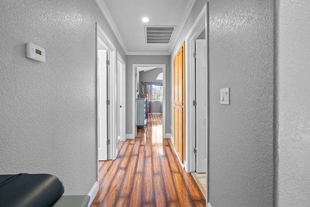 446 Port St, Los Banos, CA 93635