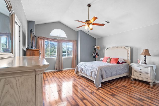 446 Port St, Los Banos, CA 93635