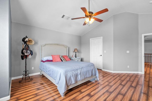 446 Port St, Los Banos, CA 93635