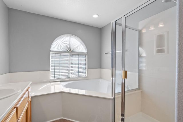 446 Port St, Los Banos, CA 93635