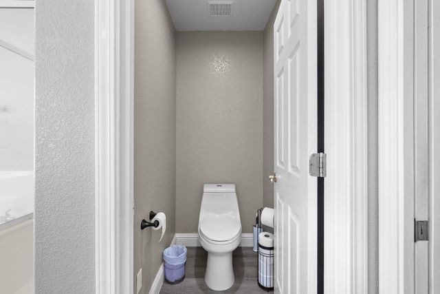 446 Port St, Los Banos, CA 93635