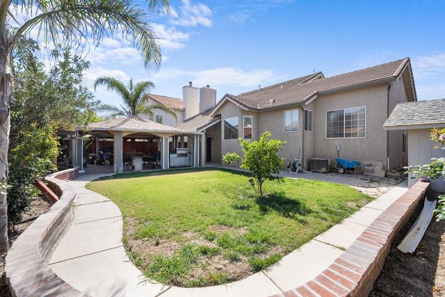 446 Port St, Los Banos, CA 93635