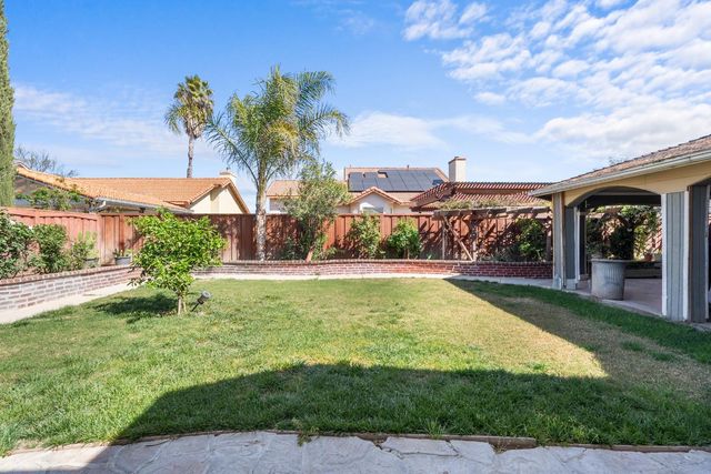 446 Port St, Los Banos, CA 93635