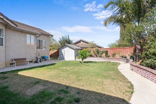 446 Port St, Los Banos, CA 93635