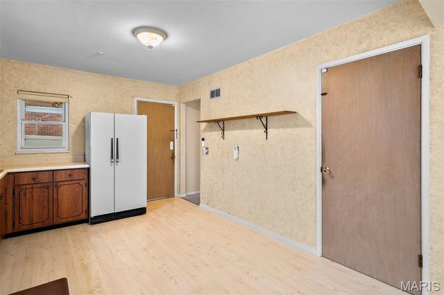 10275 Julius Northway, St Louis, MO 63127