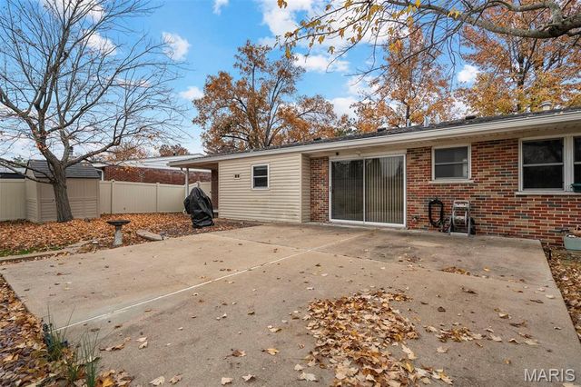 10275 Julius Northway, St Louis, MO 63127