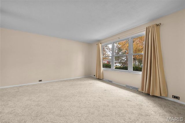 10275 Julius Northway, St Louis, MO 63127