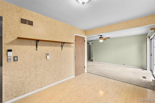 10275 Julius Northway, St Louis, MO 63127