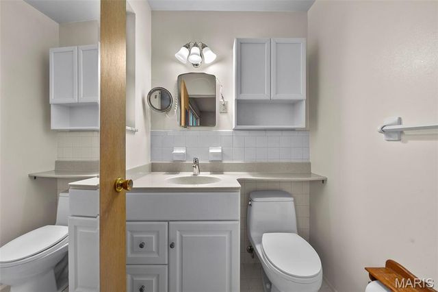 10275 Julius Northway, St Louis, MO 63127