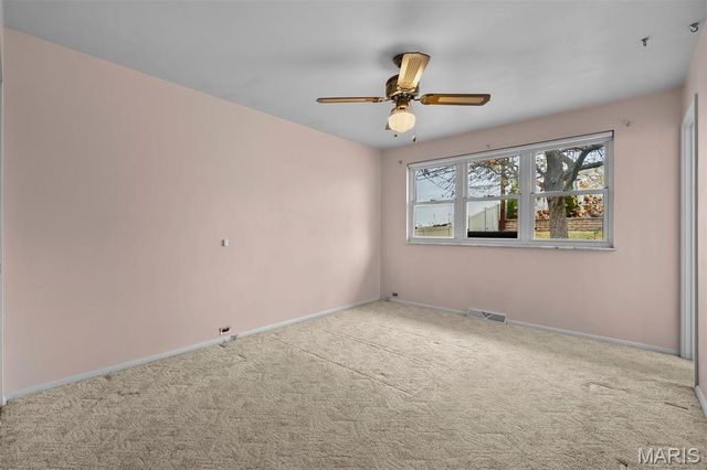 10275 Julius Northway, St Louis, MO 63127