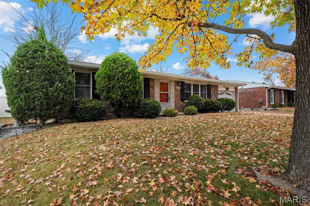 10275 Julius Northway, St Louis, MO 63127