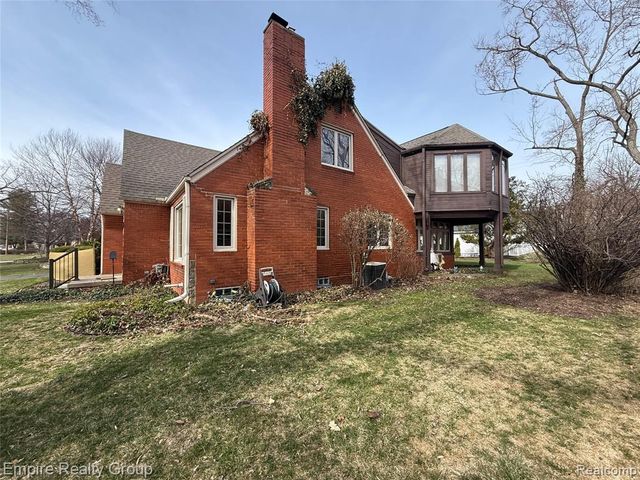 32321 Arlington Drive, Beverly Hills, MI 48025