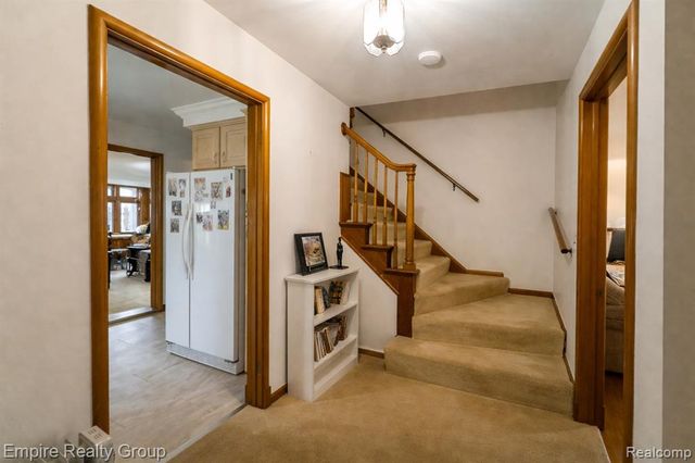 32321 Arlington Drive, Beverly Hills, MI 48025