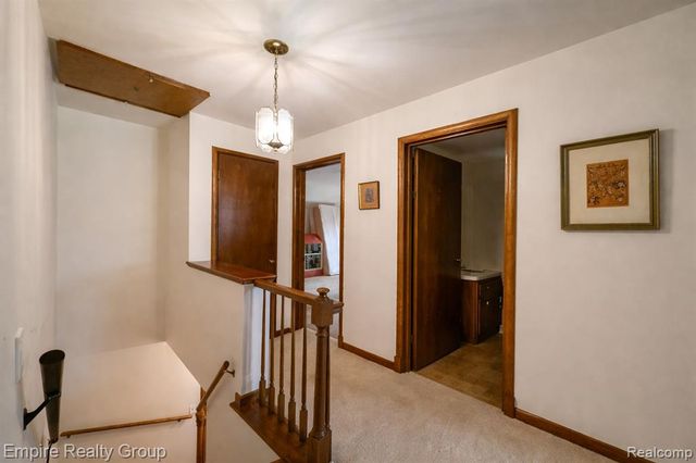 32321 Arlington Drive, Beverly Hills, MI 48025