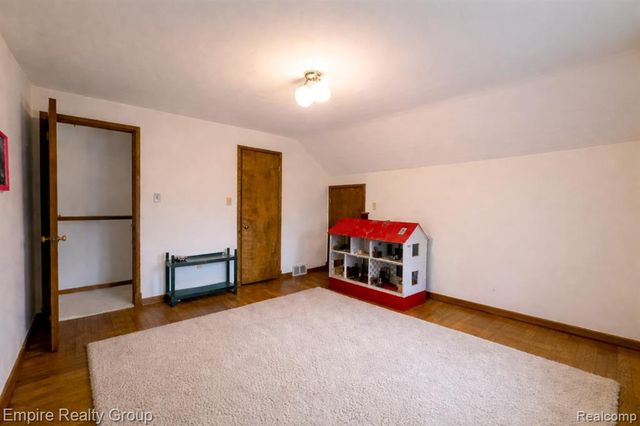 32321 Arlington Drive, Beverly Hills, MI 48025