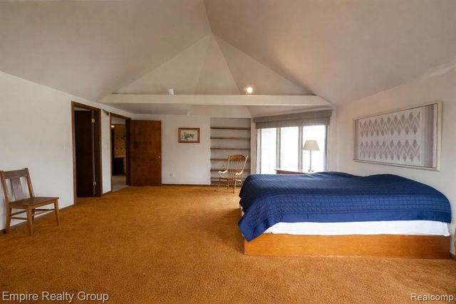 32321 Arlington Drive, Beverly Hills, MI 48025