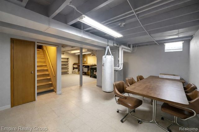 32321 Arlington Drive, Beverly Hills, MI 48025