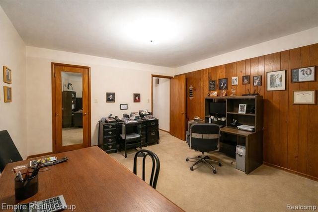 32321 Arlington Drive, Beverly Hills, MI 48025