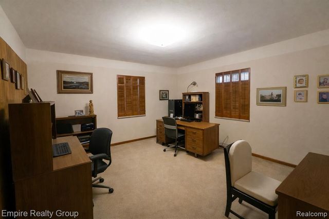 32321 Arlington Drive, Beverly Hills, MI 48025