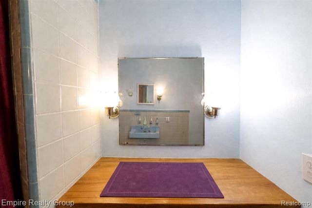 32321 Arlington Drive, Beverly Hills, MI 48025