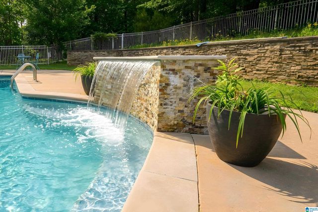 11 CROSSBROOK CIRCLE, Chelsea, AL 35043