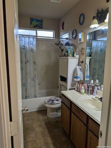 2121 Dragon TRL, New Braunfels, TX 78130