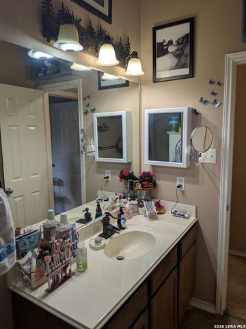 2121 Dragon TRL, New Braunfels, TX 78130