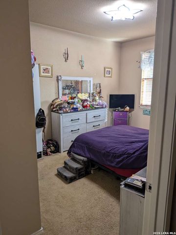 2121 Dragon TRL, New Braunfels, TX 78130