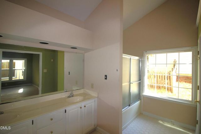 112 Sterlingdaire Drive, Cary, NC 27511