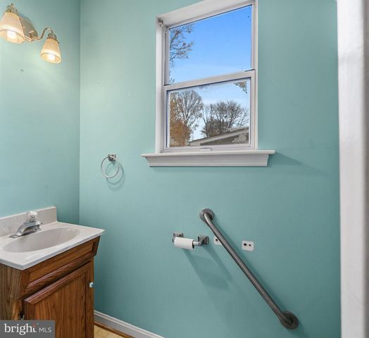 1512 LINCOLN RD, Shady Side, MD 20764