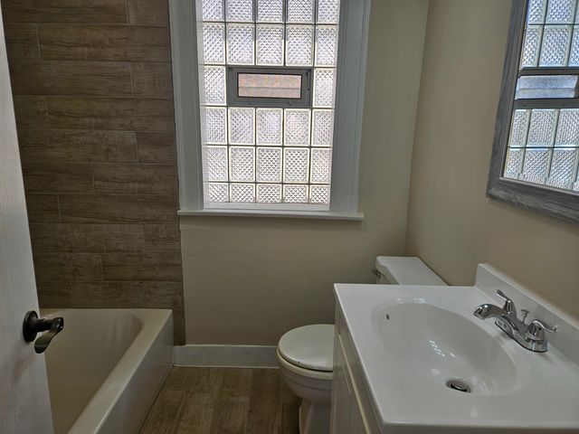 10211 S Peoria Street, Chicago, IL 60643