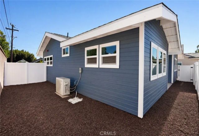 4807 Charlotte Way, Riverside, CA 92504