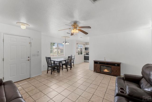 2717 Ontario St, Pueblo, CO 81004