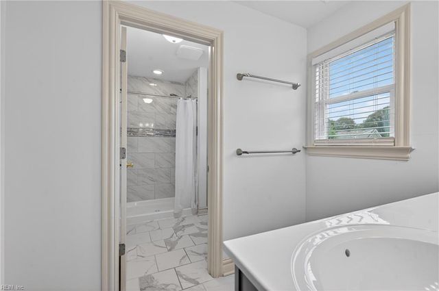 817 Satinwood CT, Chesapeake, VA 23322
