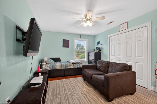 817 Satinwood CT, Chesapeake, VA 23322